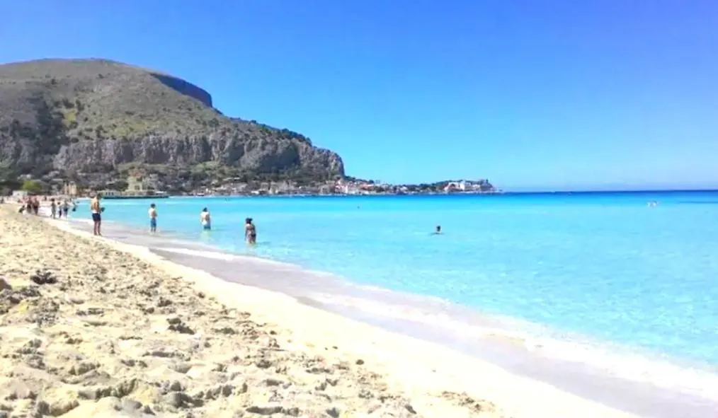 Villa Mondello Terraces & Jacuzzi