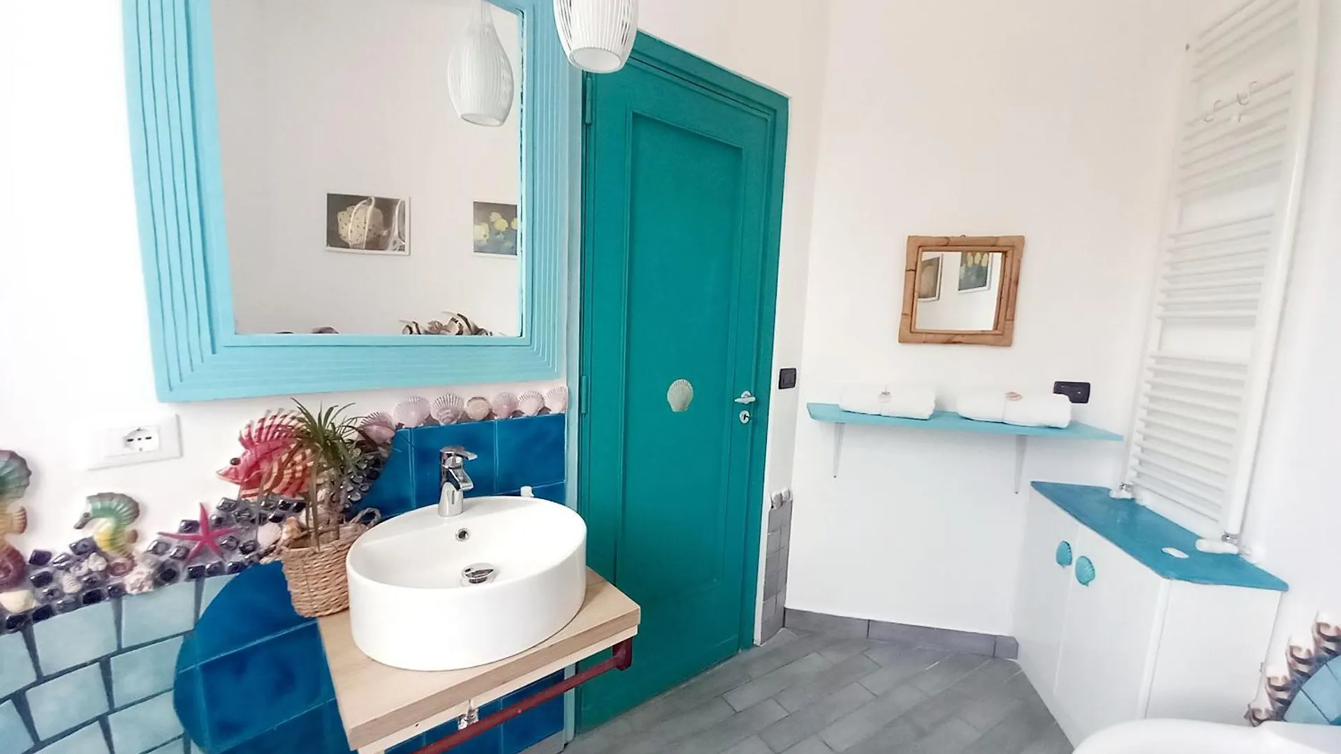 Villa Mondello Terraces & Jacuzzi Apartment